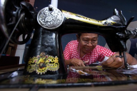 bapak Penjahit pakaian