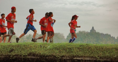 Pelari Borobudur 10K