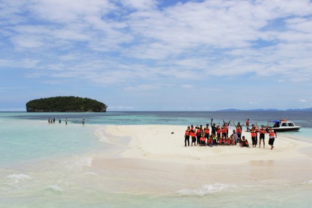 di tengah laut