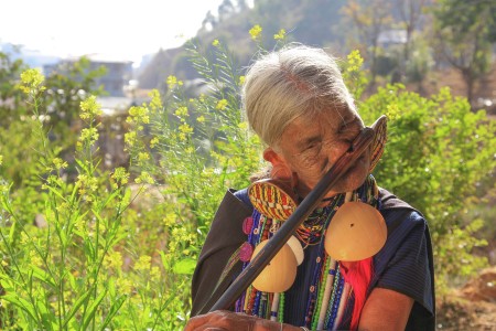 Old woman and the flute