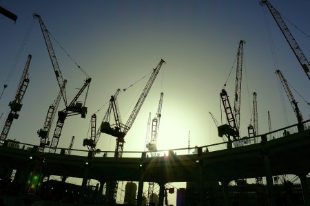 Crane pun berlomba dalam konstruksi