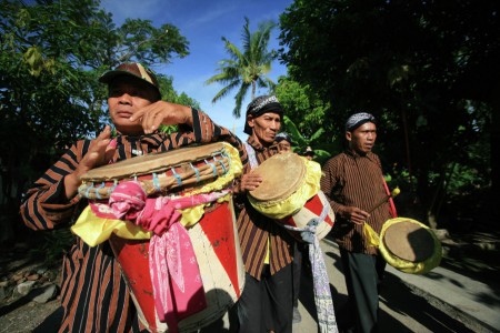 Traditional music player
