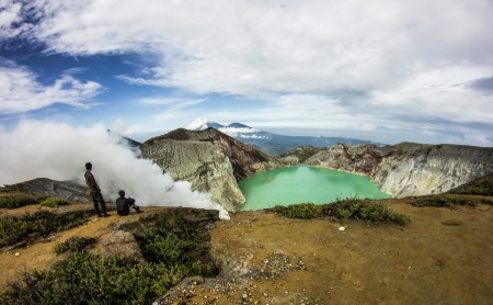 menatap keagunganNya