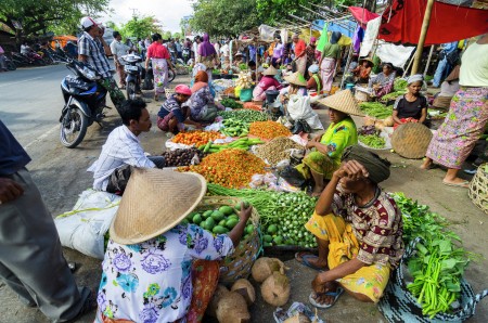 Pasar Tumpah