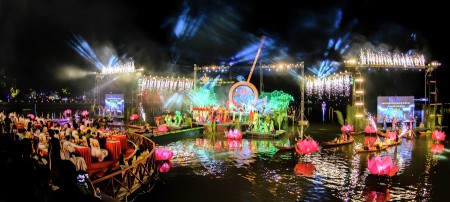 Night Festival of Traditional Don Ca Tai Tu Musical Performance1