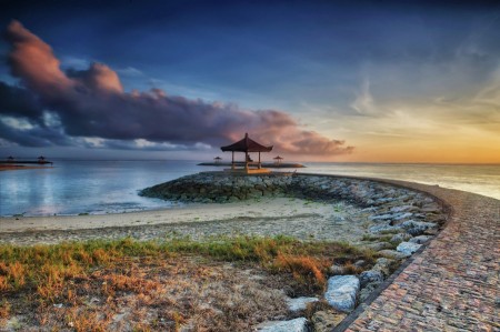 Keindahan pantai karang