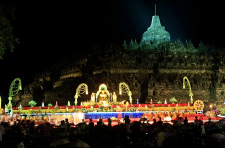 Waisak di Borobudur