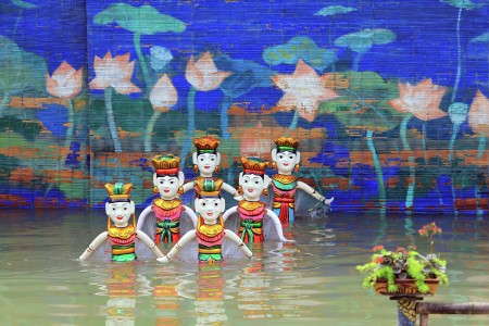 Water puppet dancers