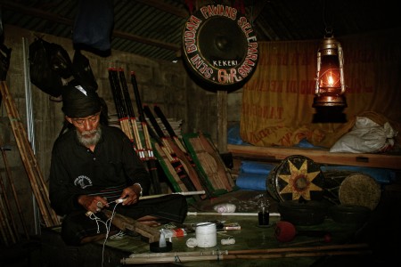 Pengerajin Alat - alat Peresean