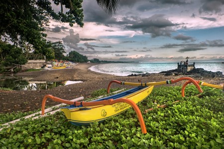 pantai pura batu layar