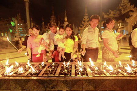Full moon night at Shwedagon pagoda