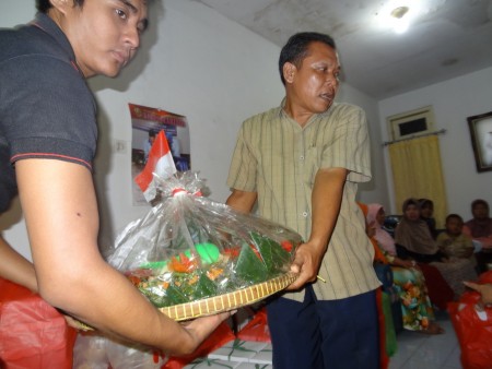 Menjunjung Indonesia