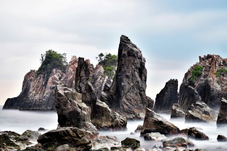 BATU DI PANTAI GIGI HIU