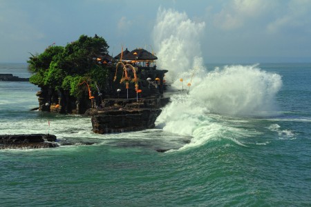 TANAH LOT TEMPLE
