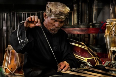 Pembuat Angklung