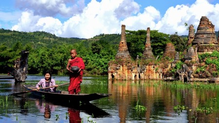 Littel monk's boat Journey