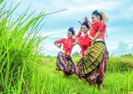 Maduranese Dancers