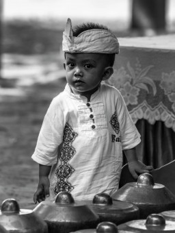 The boy and gamelan