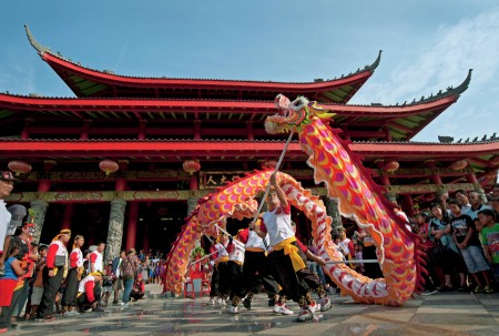 Tari Naga di Sam Poo Kong