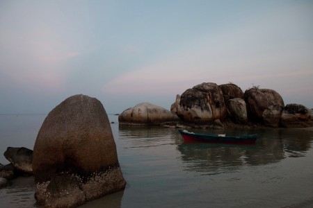 perahu di petang hari