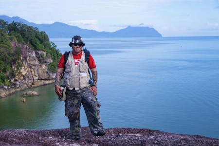Selfie of adventurer, have DSLR will travel