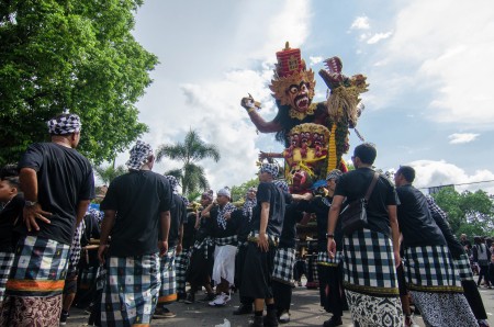 Pawai Ogoh-ogoh Menyambut Hari Raya Nyepi