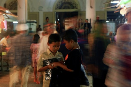 PENJUAL KANTONG PLASTIK