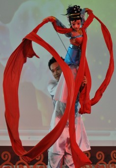 Dancing puppets