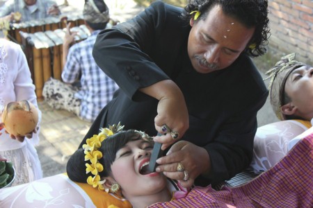 Upacara Potong Gigi
