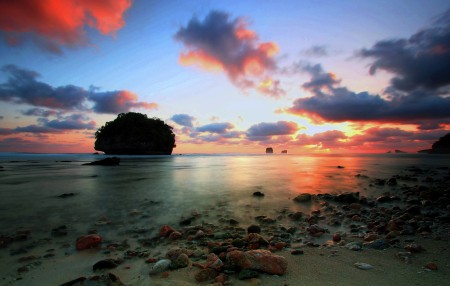 Sunset di Pantai Goa China