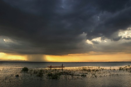 Cloudy skies of Tempe Lake
