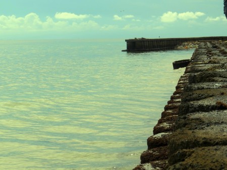 Pantai yang tenang