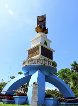 tugu adipura