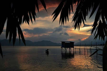 Menjaring Ikan