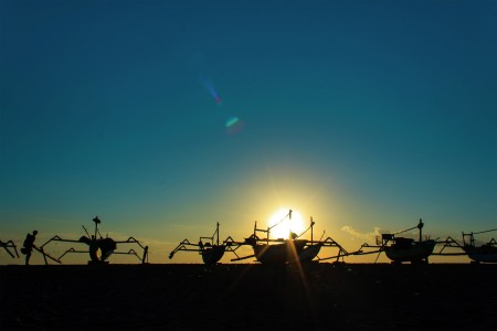 senja di kampung nelayan