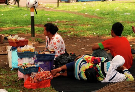 Menunggu Pelanggan