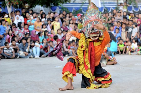 Singo Barong in Action