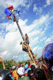 Panjat Pinang