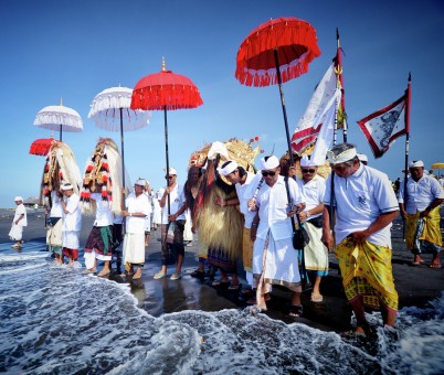 Melasti in Lembeng