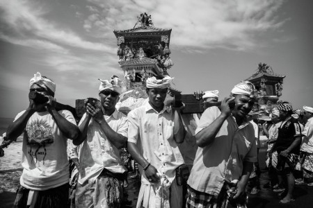 Gotong Royong untuk Upacara Melasti