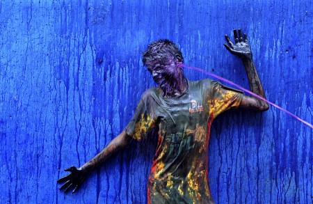 HOLI