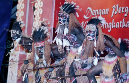 Papua Dancing