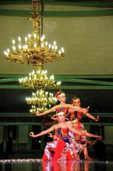 Beksan Puspito Retno dance