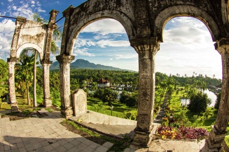 Istana Taman Ujung Soekasada