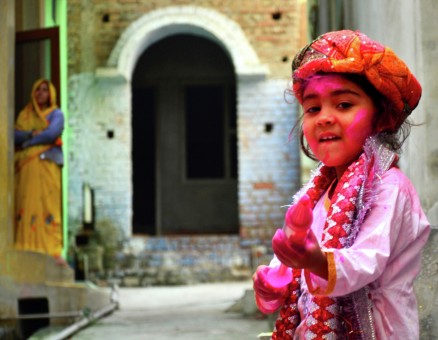 HOLI