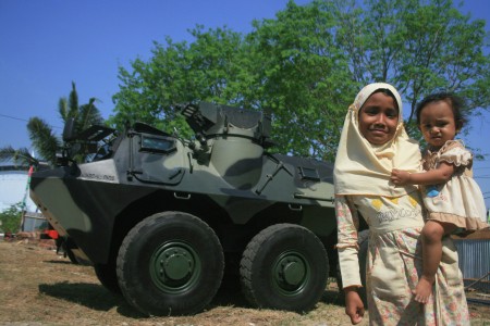 Mengasuh adik
