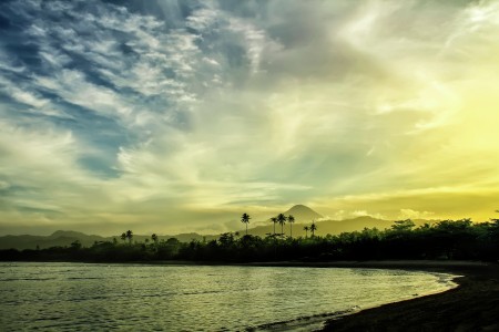 Senja di Desa Kalinaun