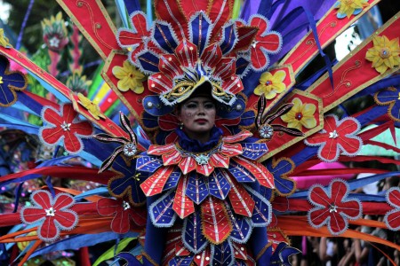 Carnival Performer