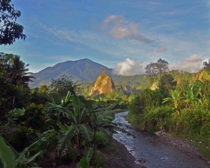 tebing terkurung , bukittinggi