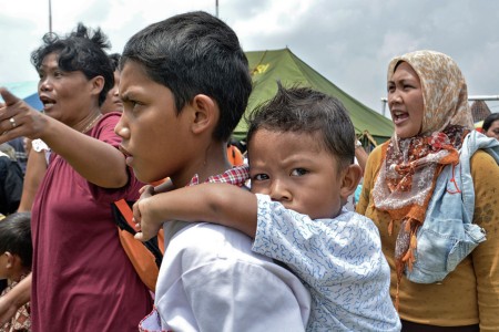 Nyaman digendongmu